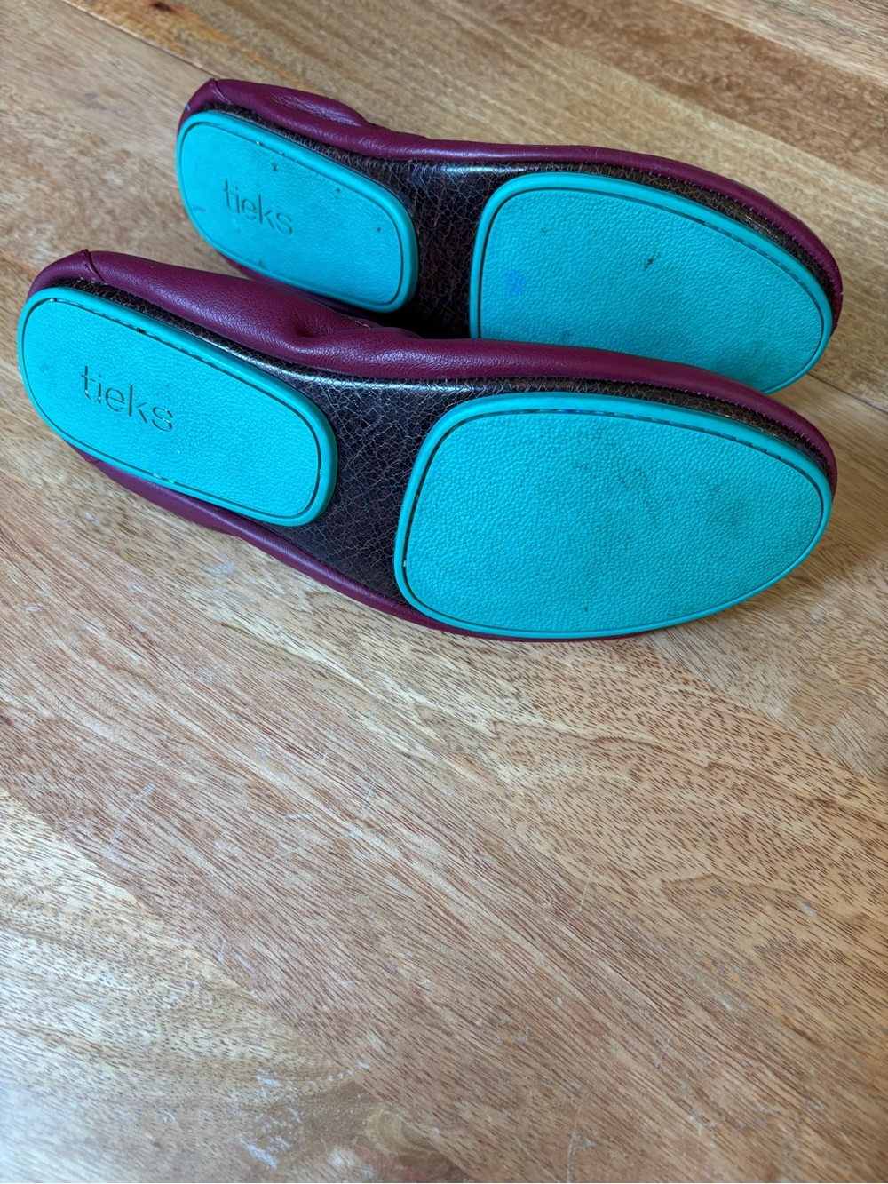 Tieks Burgundy Leather Ballet Flats with Teal Accent size 8 - Picture 4 of 5